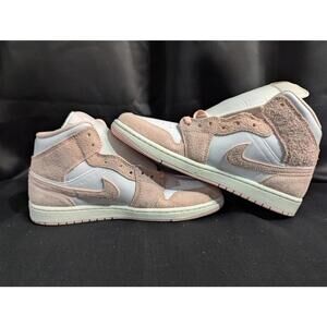 NEW DS Jordan 1 Mid SE "Legend Pink" Suede Size 10 NIB FN5215-161 Pink/White